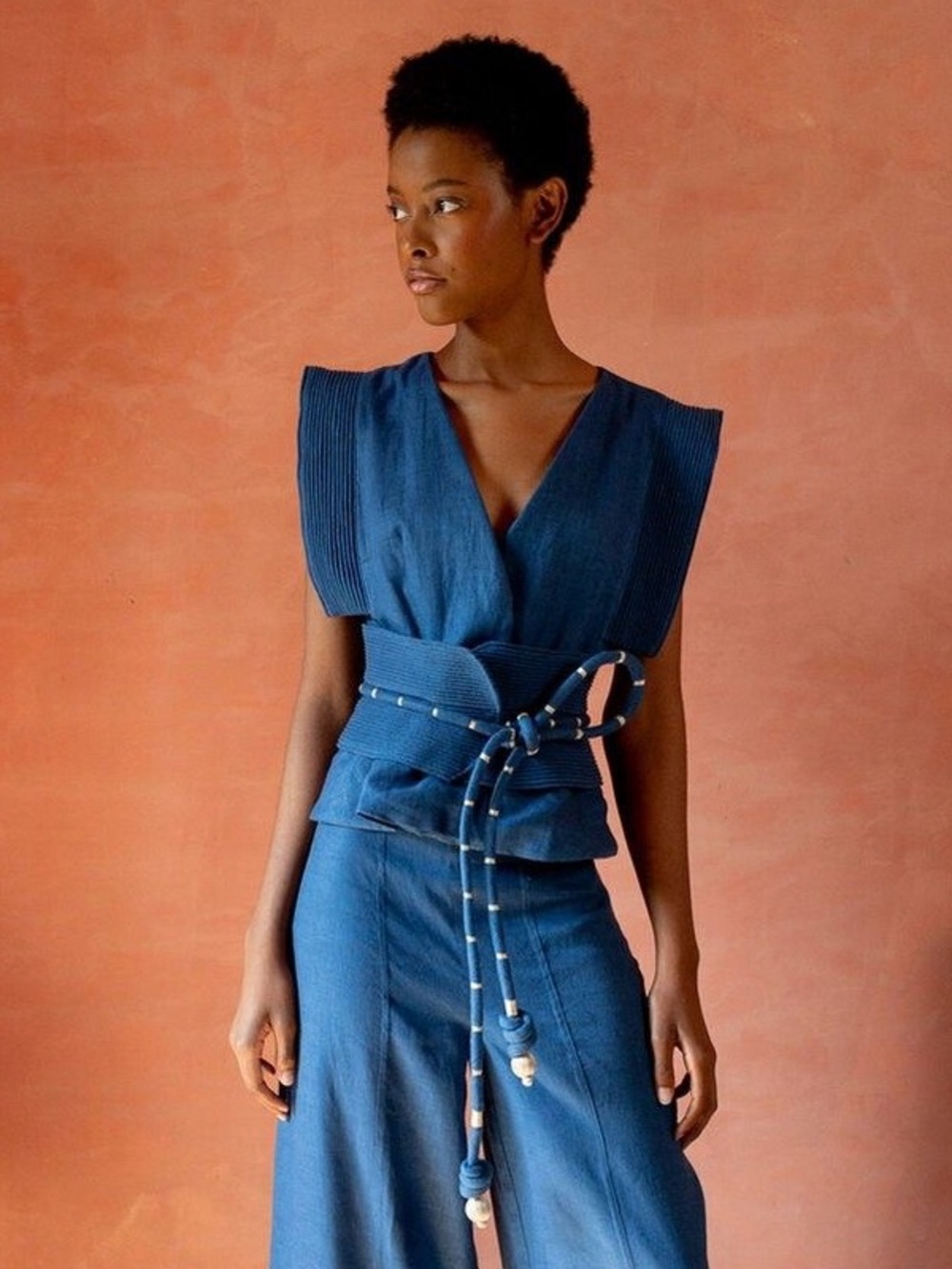 Andres Otalora 100% Linen Blue Wrap Top Sculpturalw Pleated Shoulders – Size 0